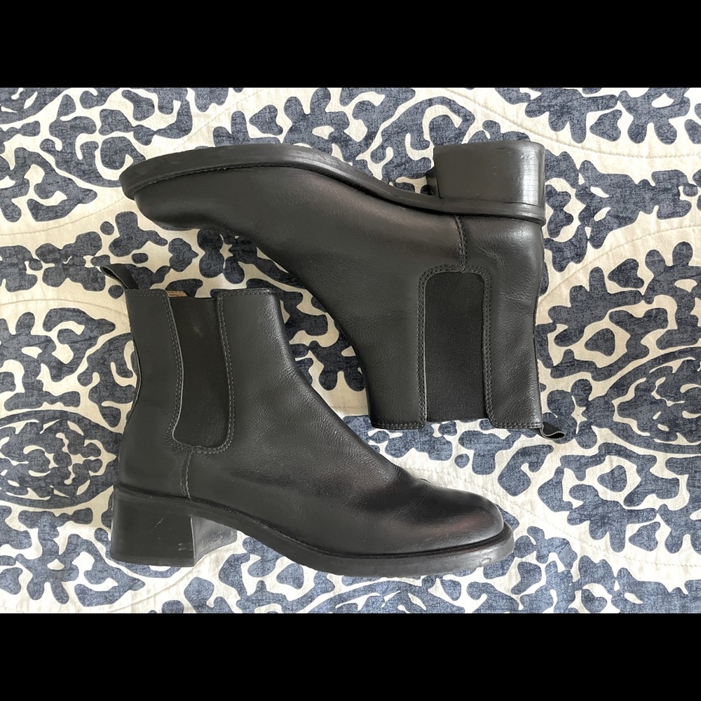 Black Leather Chelsea Boots - Womens Size 8.5